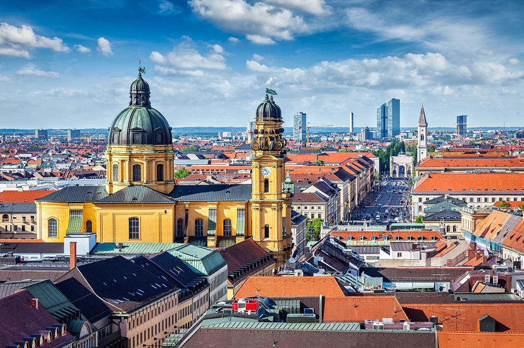 Views of old and modern architecture in Munich