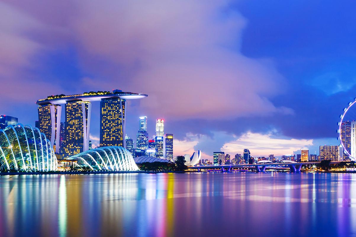 Views of the city of Singapore at night