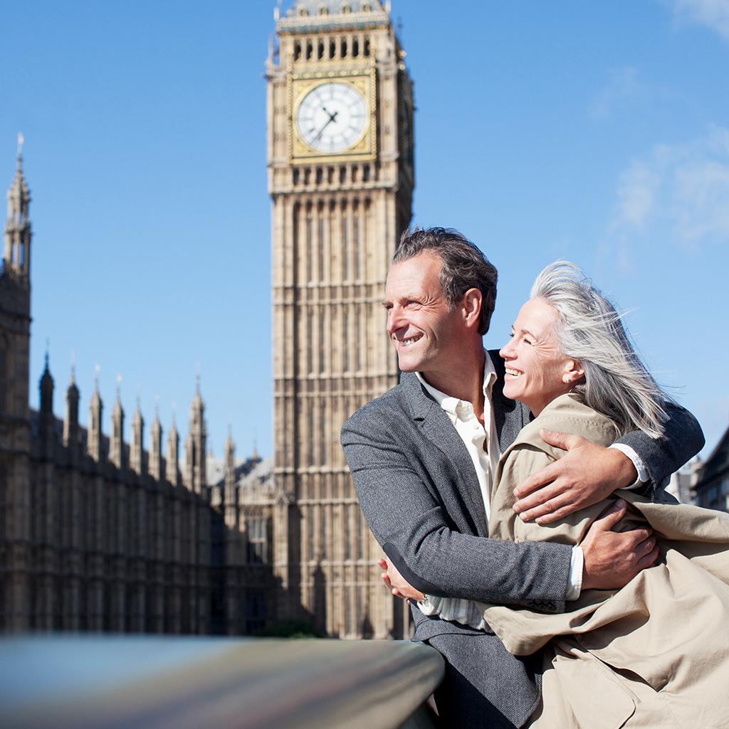 Visit iconic attractions with Grayline Sightseeing tours