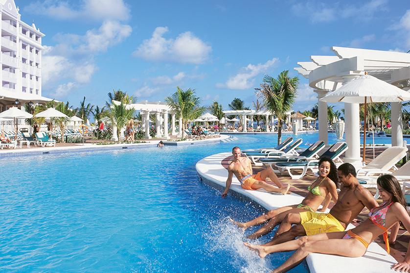 Poolside group fun and unforgettable experiences await at RIU Hotels & Resorts