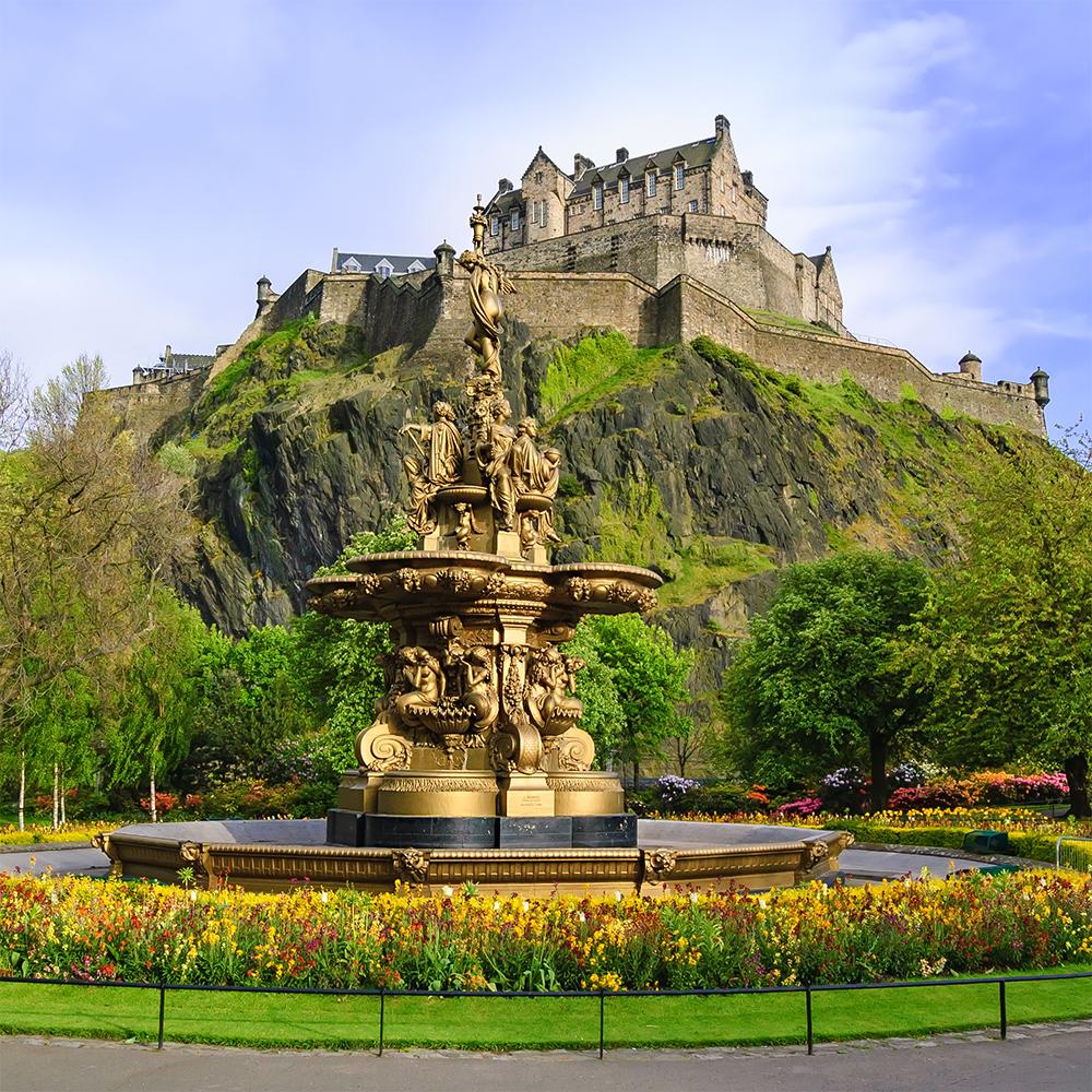 View of Ross Fountain and the Edinburgh castle with a Scotland vacation package